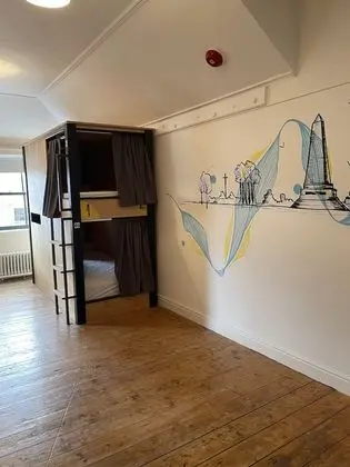 10 Bed Dorm Room (Mixed)