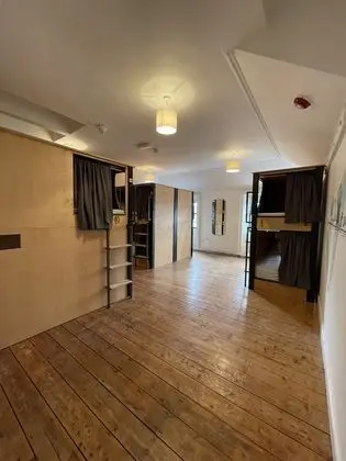 10 Bed Dorm Room (Mixed)