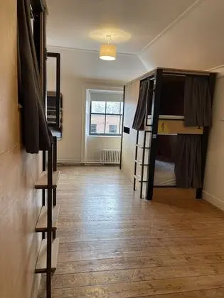 10 Bed Dorm Room (Mixed)