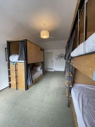 6 Bed Dorm Room (Female)
