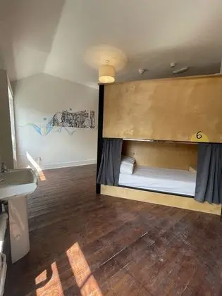 8 Bed Dorm Room (Mixed)