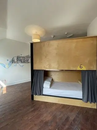 8 Bed Dorm Room (Mixed)