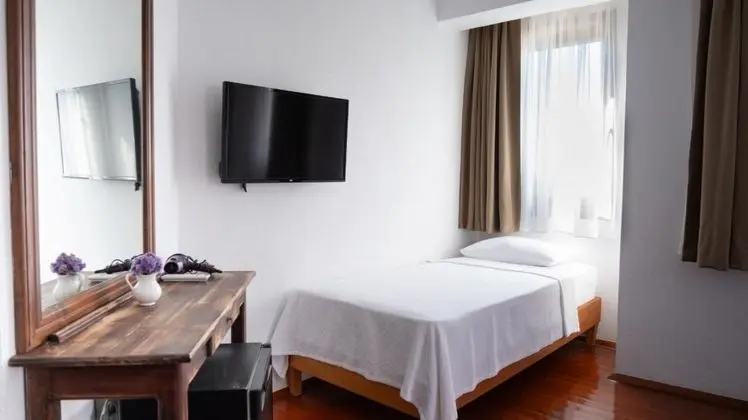 Standart Üç Kişilik Oda, Bahçe Manzaralı