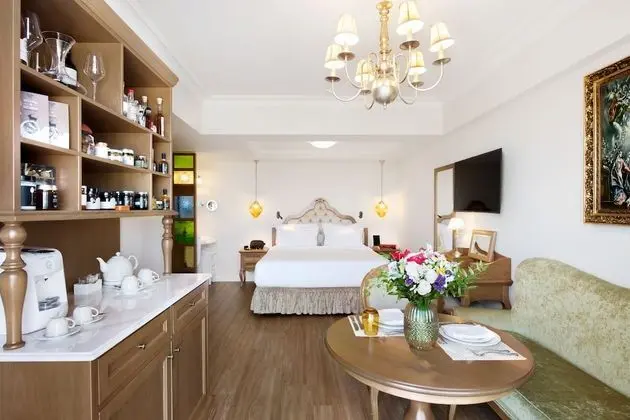 EL Suite Sea View
