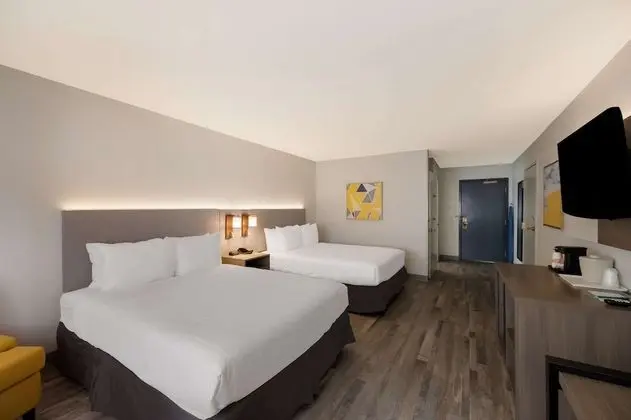 Oda, 2 Büyük (Queen) Boy Yatak, Engellilere Uygun, Sigara İçilmez