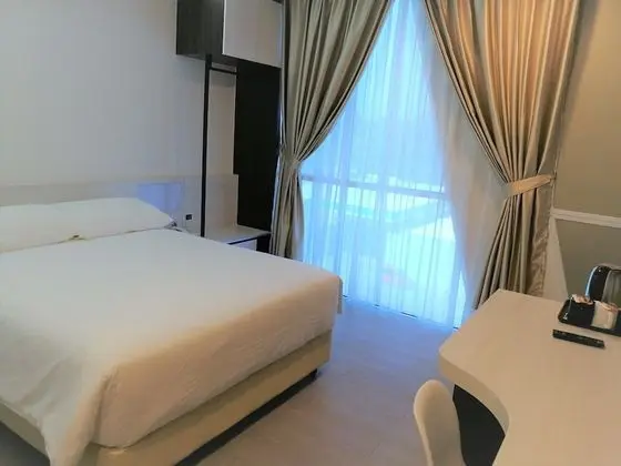 Deluxe Tek Büyük Yataklı Oda (Deluxe Queen Room)