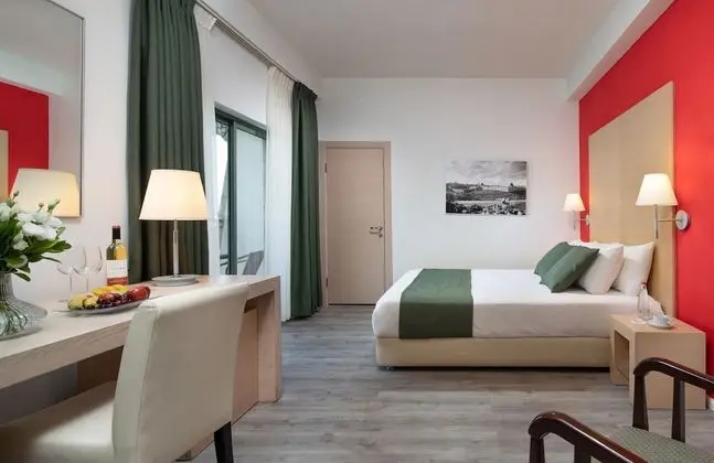 Standard Tek Büyük veya İki Ayrı Yataklı Oda, Balkon