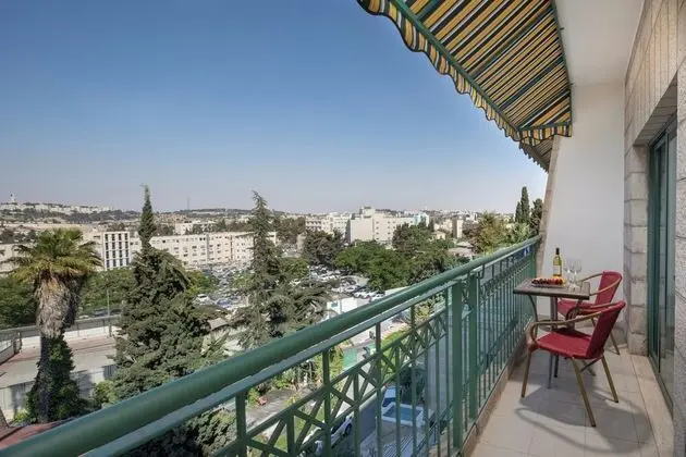Standard Tek Büyük veya İki Ayrı Yataklı Oda, Balkon