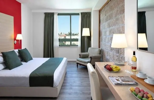 Superior Tek Büyük veya İki Ayrı Yataklı Oda