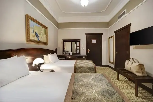 Guest Room, Avlu Manzaralı