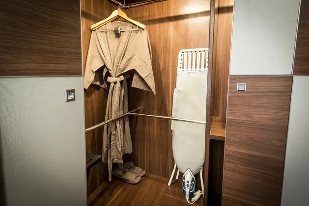 Suit Premium