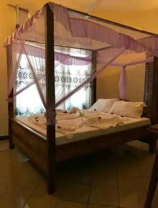 Family Tek Büyük Yataklı Oda