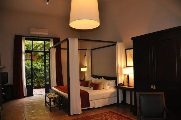 Luxury Oda