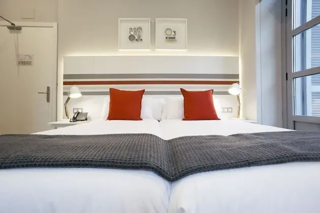 Tek Büyük veya İki Ayrı Yataklı Oda (Exterior)