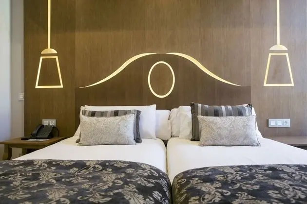 Tek Büyük veya İki Ayrı Yataklı Oda (Exterior)