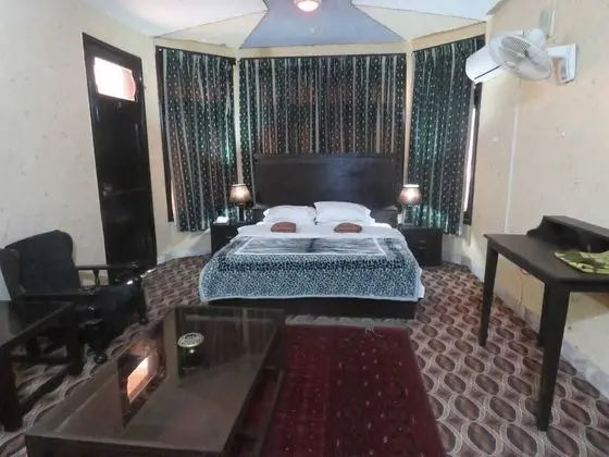 Standard Tek Büyük Yataklı Oda