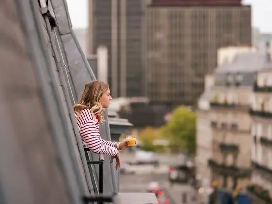 Junior Süit (Passage Secret)