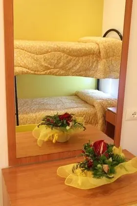 Ortak Ranzalı Oda, Karma Ranzalı Oda, Banyolu/Duşlu (6 people)