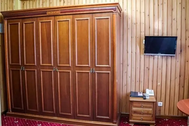 Standard Tek Büyük Yataklı Oda, Kısmi Göl Manzaralı