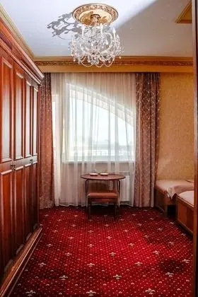Standard Tek Büyük Yataklı Oda, Kısmi Göl Manzaralı