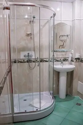 Standard Tek Büyük Yataklı Oda, Kısmi Göl Manzaralı