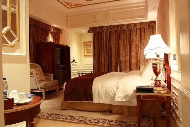 Deluxe King Room