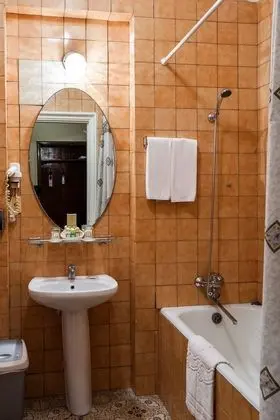 Standard Tek Büyük Yataklı Oda