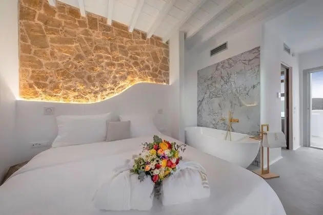 Design Tek Büyük Yataklı Oda, Deniz Manzaralı