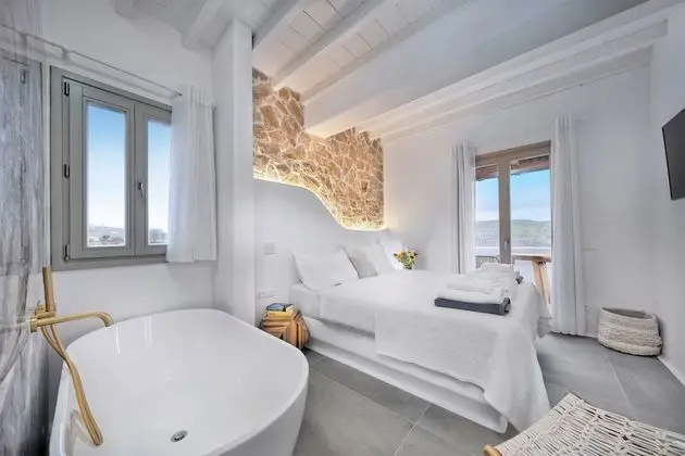 Design Tek Büyük Yataklı Oda, Deniz Manzaralı