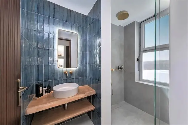 Design Tek Büyük Yataklı Oda, Deniz Manzaralı