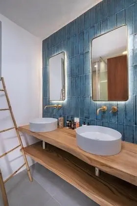 Design Tek Büyük Yataklı Oda, Deniz Manzaralı