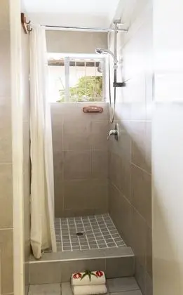 Standard Ortak Ranzalı Oda, Sadece kadınlar için