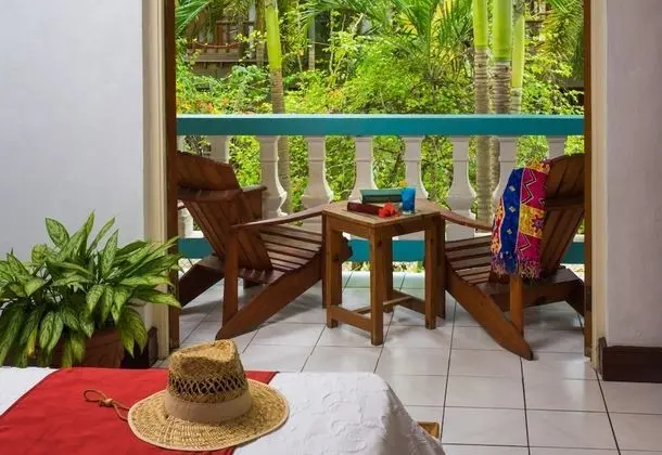Garden Side Room, Garden View (across beach road)