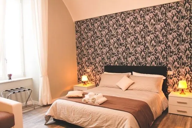 Üç Kişilik Oda (Partenope)