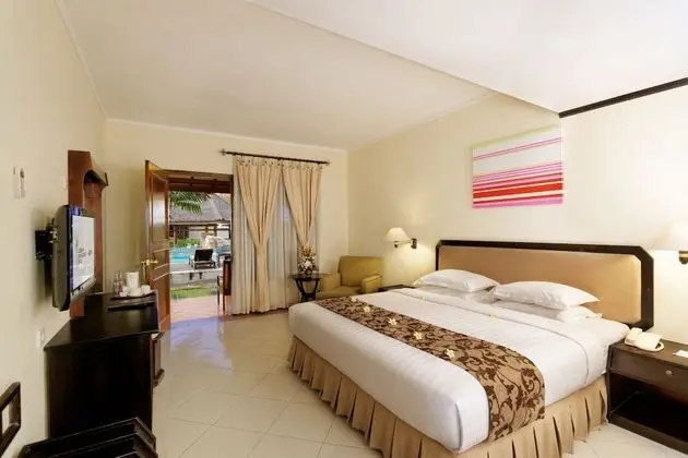 Super Deluxe Pool View Room