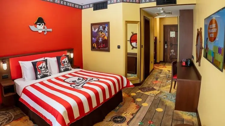 Classic Oda (PIRATES Themed Room)