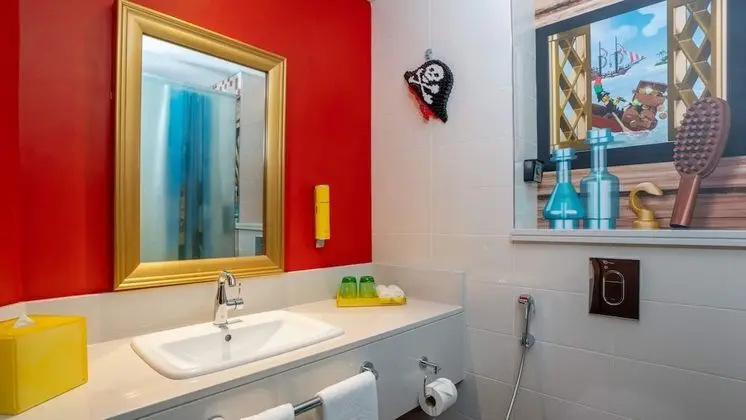 Classic Oda (PIRATES Themed Room)