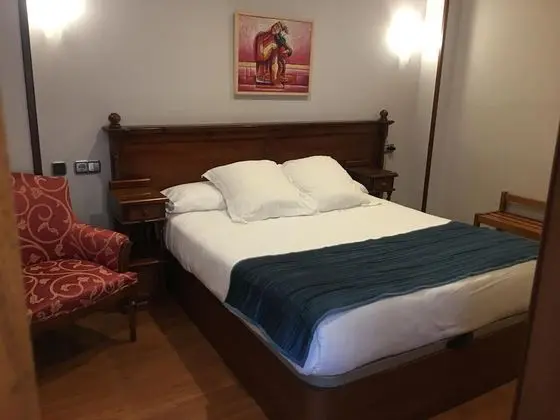 Büyük Yataklı Tek Kişilik Oda