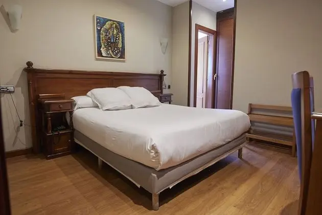 Büyük Yataklı Tek Kişilik Oda