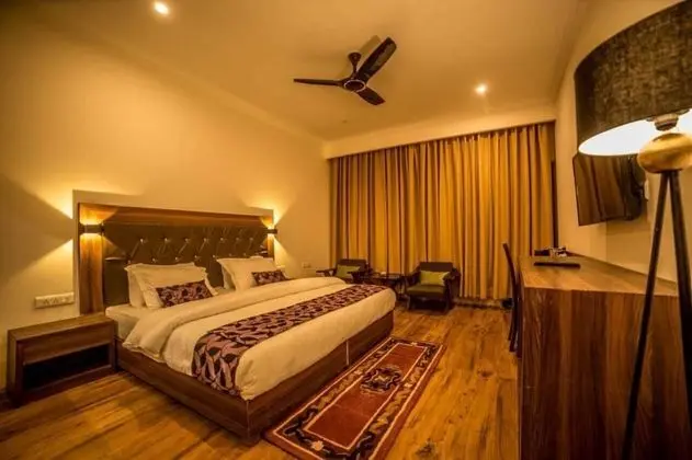 Deluxe Tek Büyük Yataklı Oda