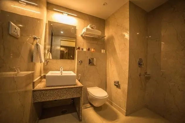Deluxe Tek Büyük Yataklı Oda