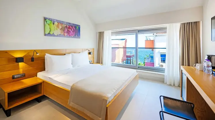 https://images.odamax.com/img/1024x768/odamax/image/upload/LE_HOTEL_202501271555581_DEN_Z_MAN.webp