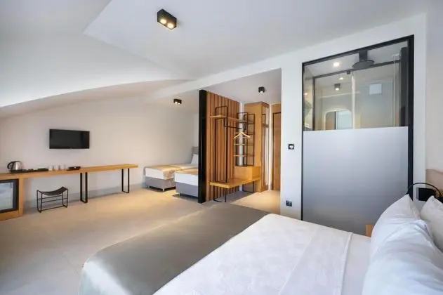https://images.odamax.com/img/1024x768/odamax/image/upload/Lei_Hotel_202503211600584_SRF_2306_y.jpg