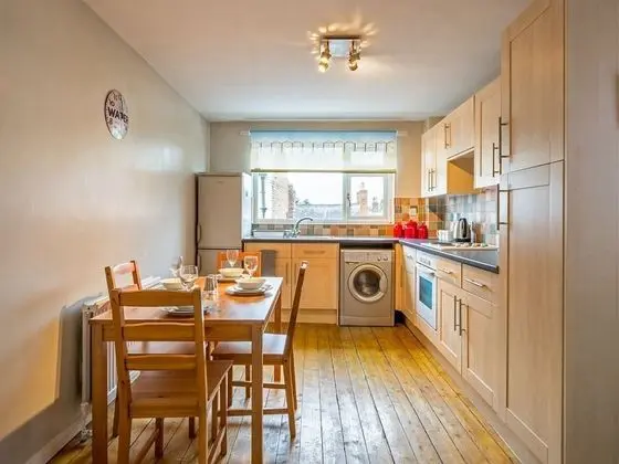 Business Apart Daire, Özel Banyo, Şehir Manzaralı (3 Bedrooms)