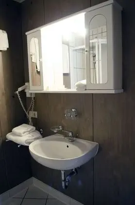 Basic Tek Büyük Yataklı Oda