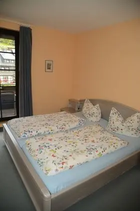 Tek Büyük Yataklı Oda, Balkon, Dağ Manzaralı
