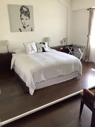 Tek Büyük Yataklı Oda (Audrey Hepburn)