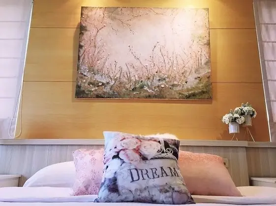 Tek Büyük Yataklı Oda (Pink Forest)