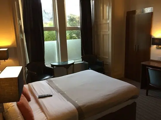 Classic Tek Büyük Yataklı Oda