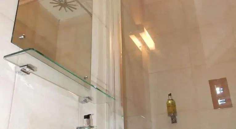 Classic Tek Büyük Yataklı Oda